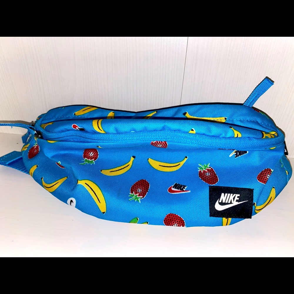 Nike FanyPack